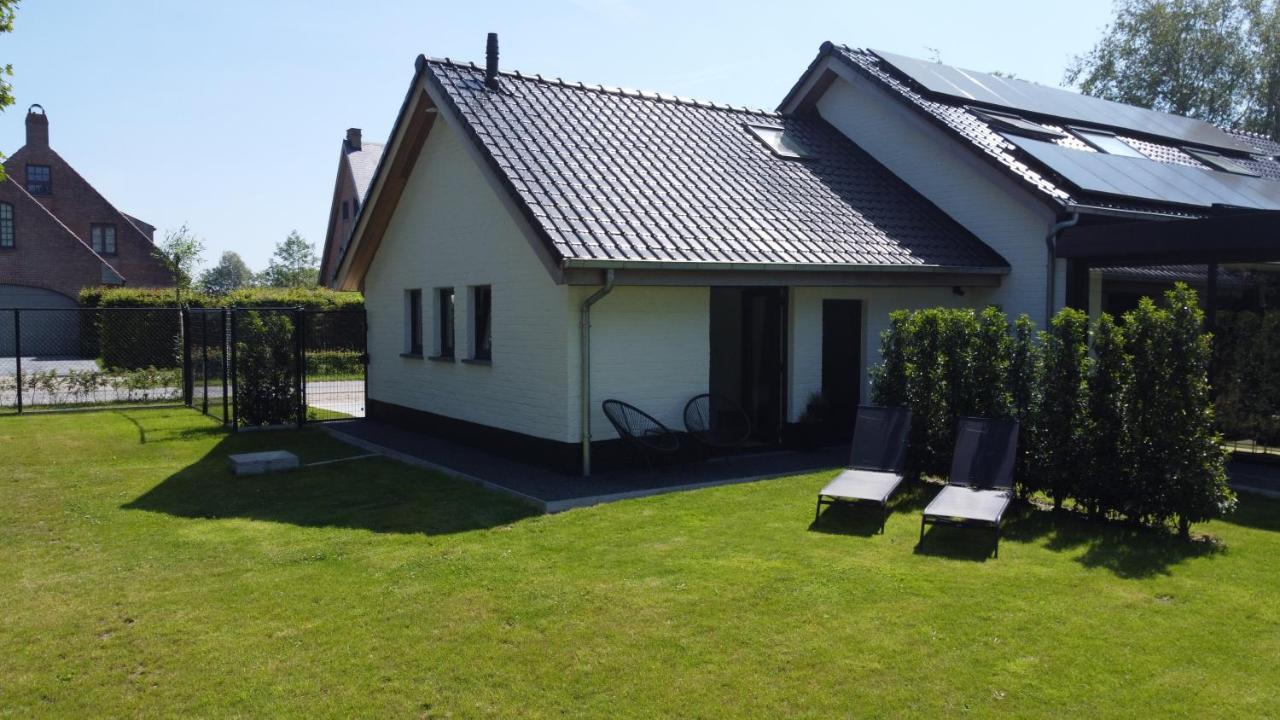 Damse Paveljoentje Comfort En Uitzicht In Даме Екстериор снимка